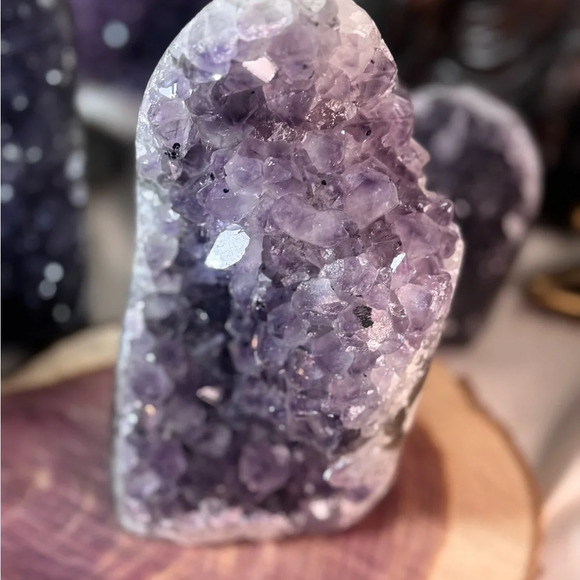 Rainbow Amethyst Cutbase from Brazil - Picture 5 of 5